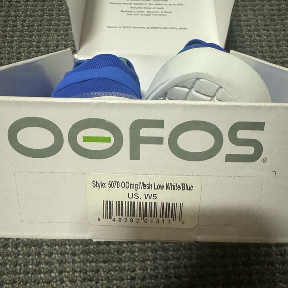 OOFOS Women's OOMG Casual Shoes - White/Blue - Picture 4 of 4